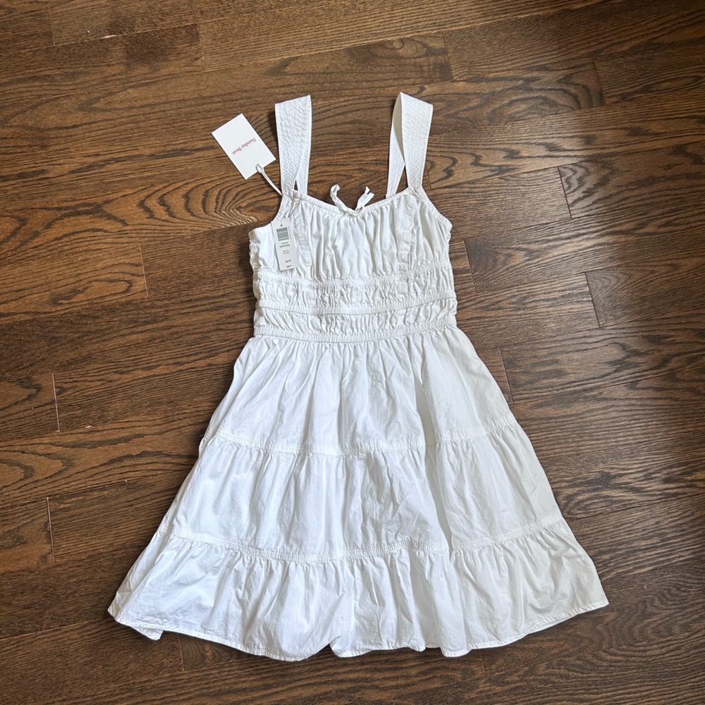 Cotton NWT Martine Poplin Dress
Tiered cotton poplin mini dress size xs